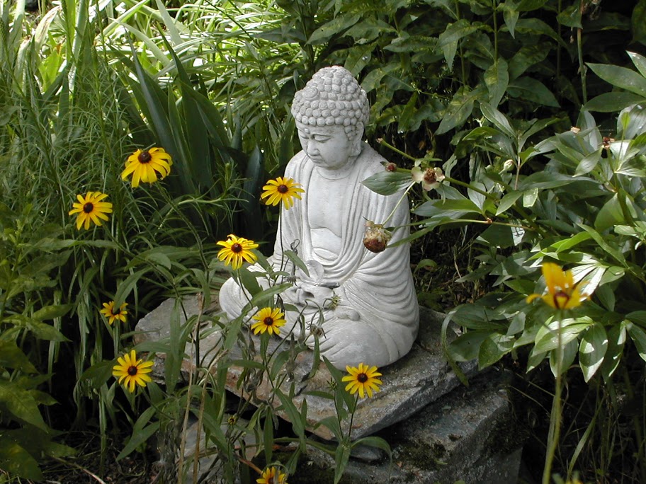 Boeddha als Japanse tuindecoratie